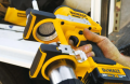 pol_pm_Smarownica-DeWALT-DCGG571NK-18747_3.png