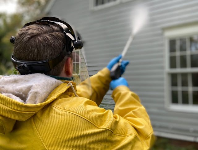 Jak umyć elewację budynku?