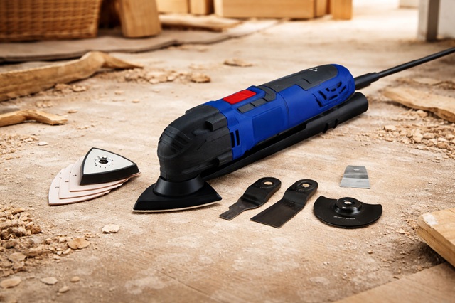 Narzędzie wielofunkcyjne akumulatorowe i sieciowe – na co zwrócić uwagę przed zakupem?